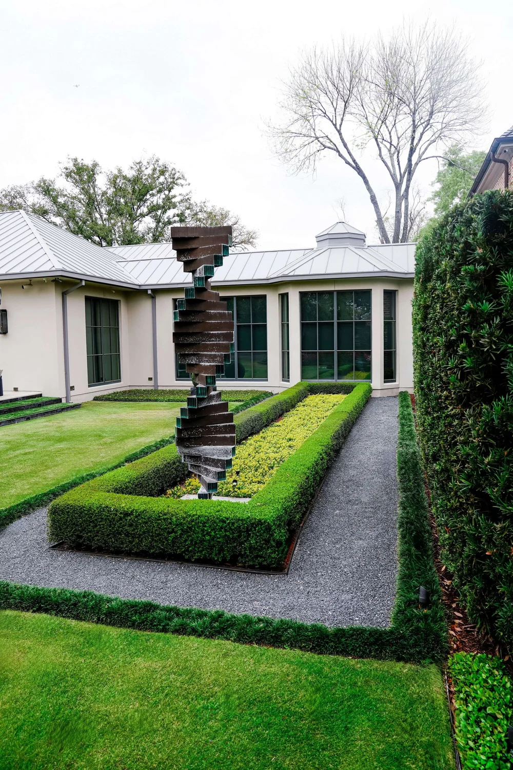 Hogue landscape design, garden Art, River Oaks Houston