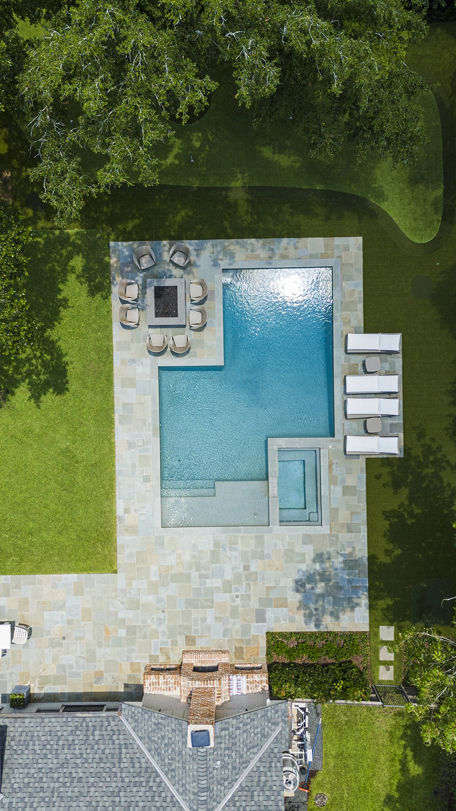 Hogue landscape maintenance Hunters Creek Village Houston
